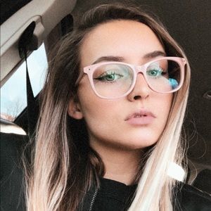 Meet your Posher, Taylor